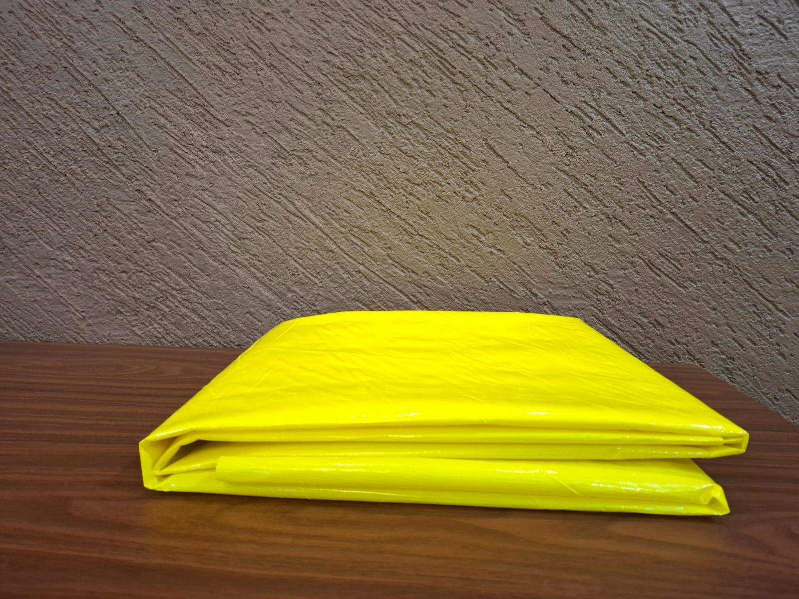 Flat orange-yellow HDPE tarpaulin sheet from the size chart
